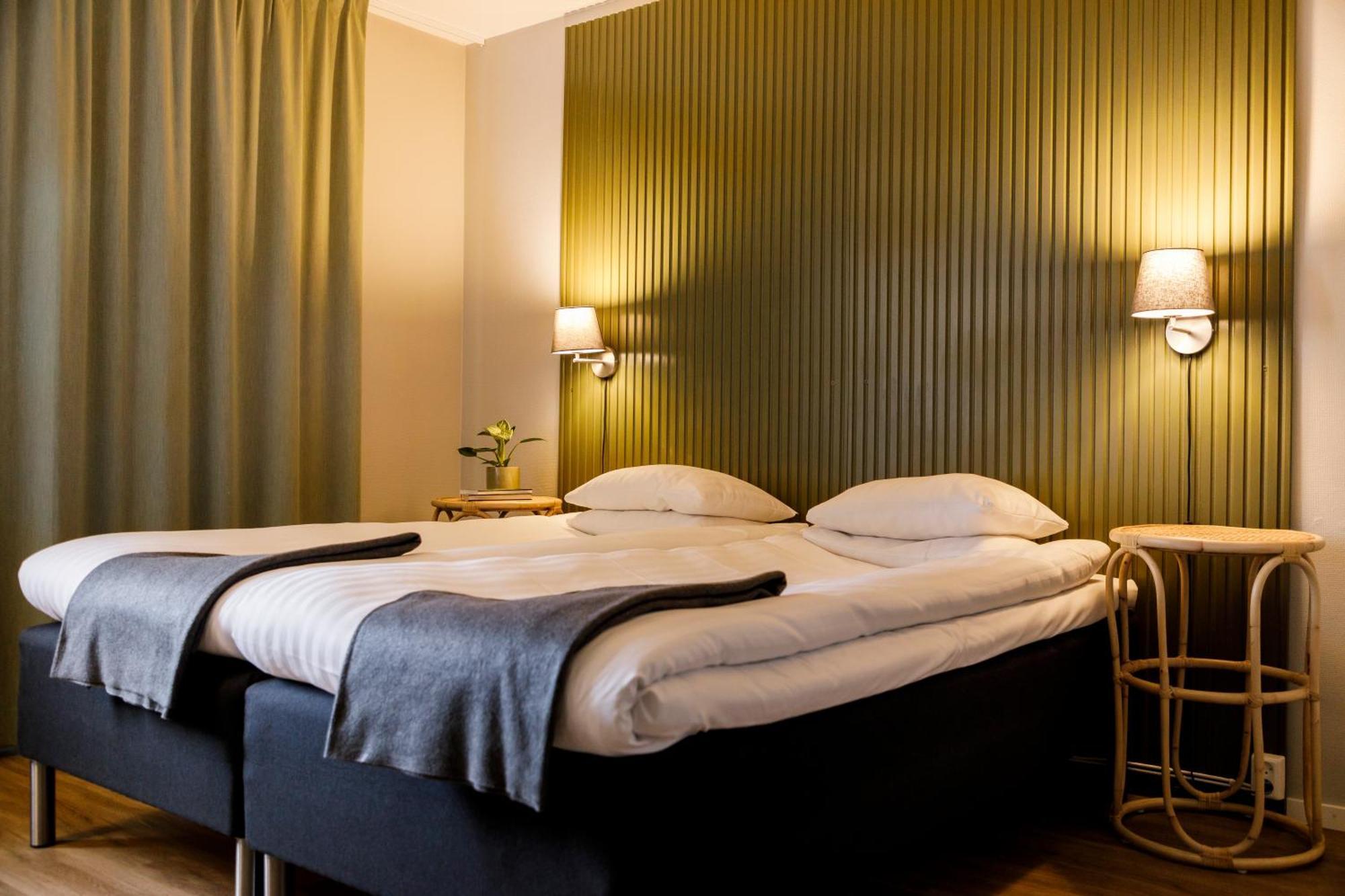 Hotell Nyboholm 얼레켐 외부 사진